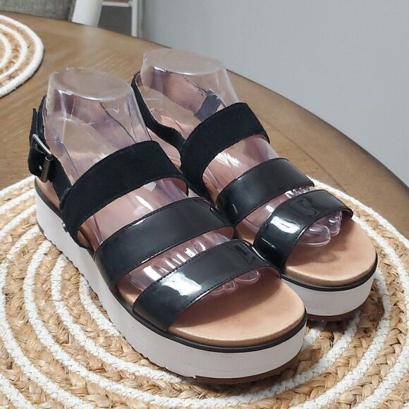 UGG® Women's Braelynn Strappy Sandals Black, Size 9 - Picture 1 of 8